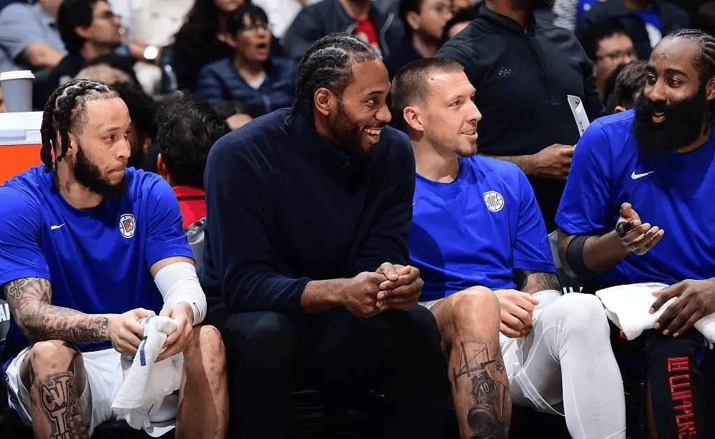 突出了话题 突出了话题