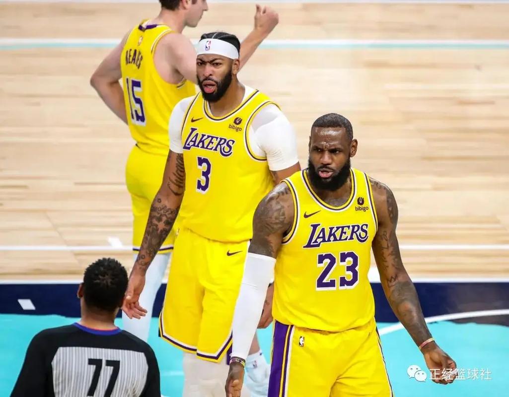 记者：申花队已于昨晚返回上海，迎来5天假期进行休整